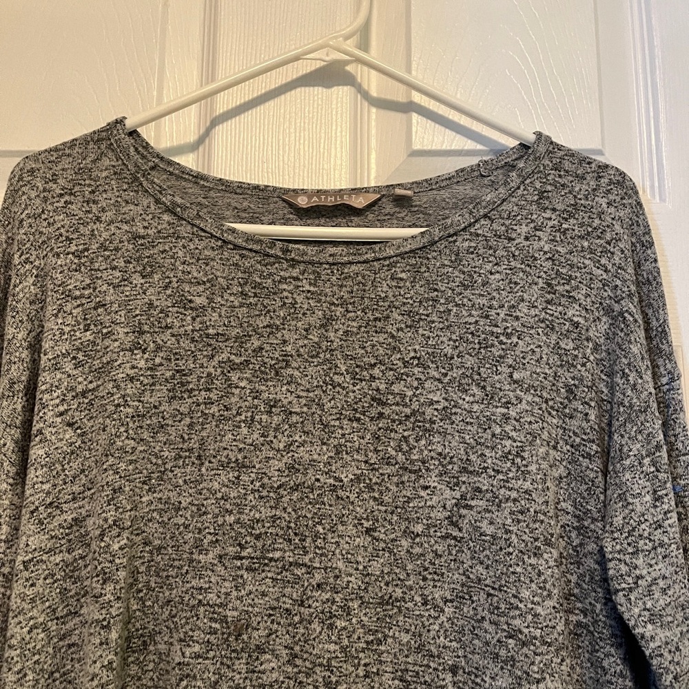 Athleta Luxe Pose Lightweight Top Heathered Gray size M - Picture 2 of 5
